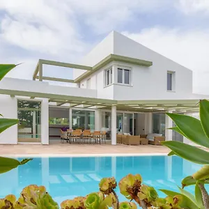 villa-santandria-grupo-seranova-luxury-hotel.balearic-islands.net/